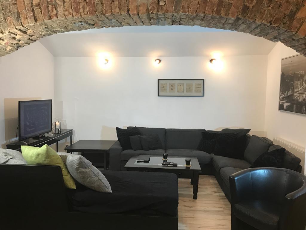 Big Homebase With Billardtable Apartament *