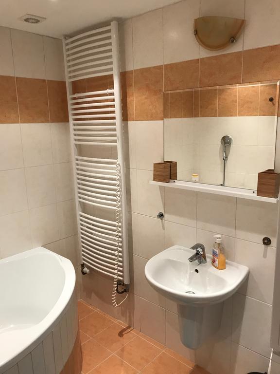 Apartment Big Homebase With Billardtable Prag