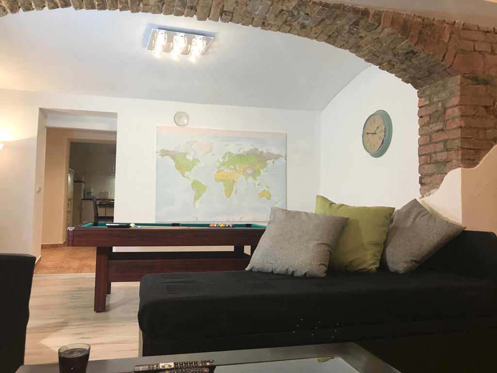 Big Homebase With Billardtable Apartament *