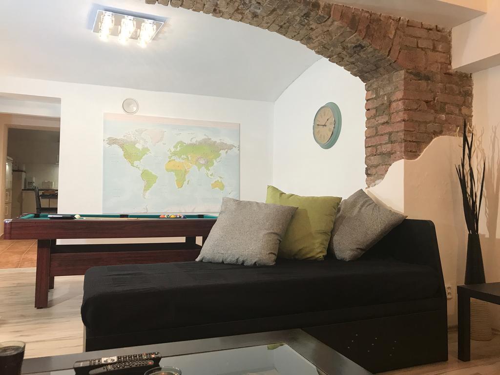 Big Homebase With Billardtable Apartment *